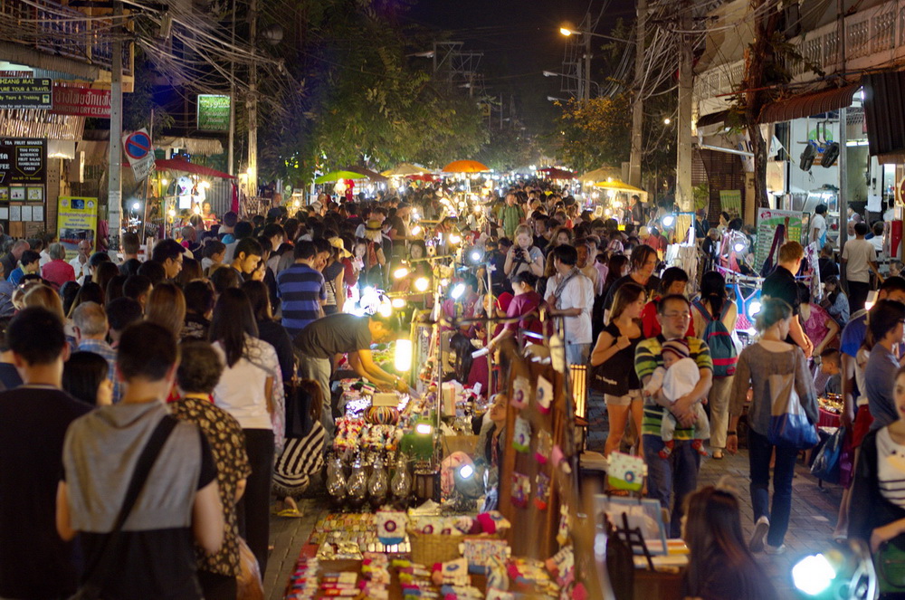 wua lai walking street, saturday walking street, saturday walking street chiang mai, chiang mai markets