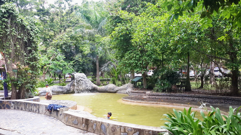 san kham phang hot spring, sankampang hot springs, san kamphaeng hot springs, san kham phang hot springs