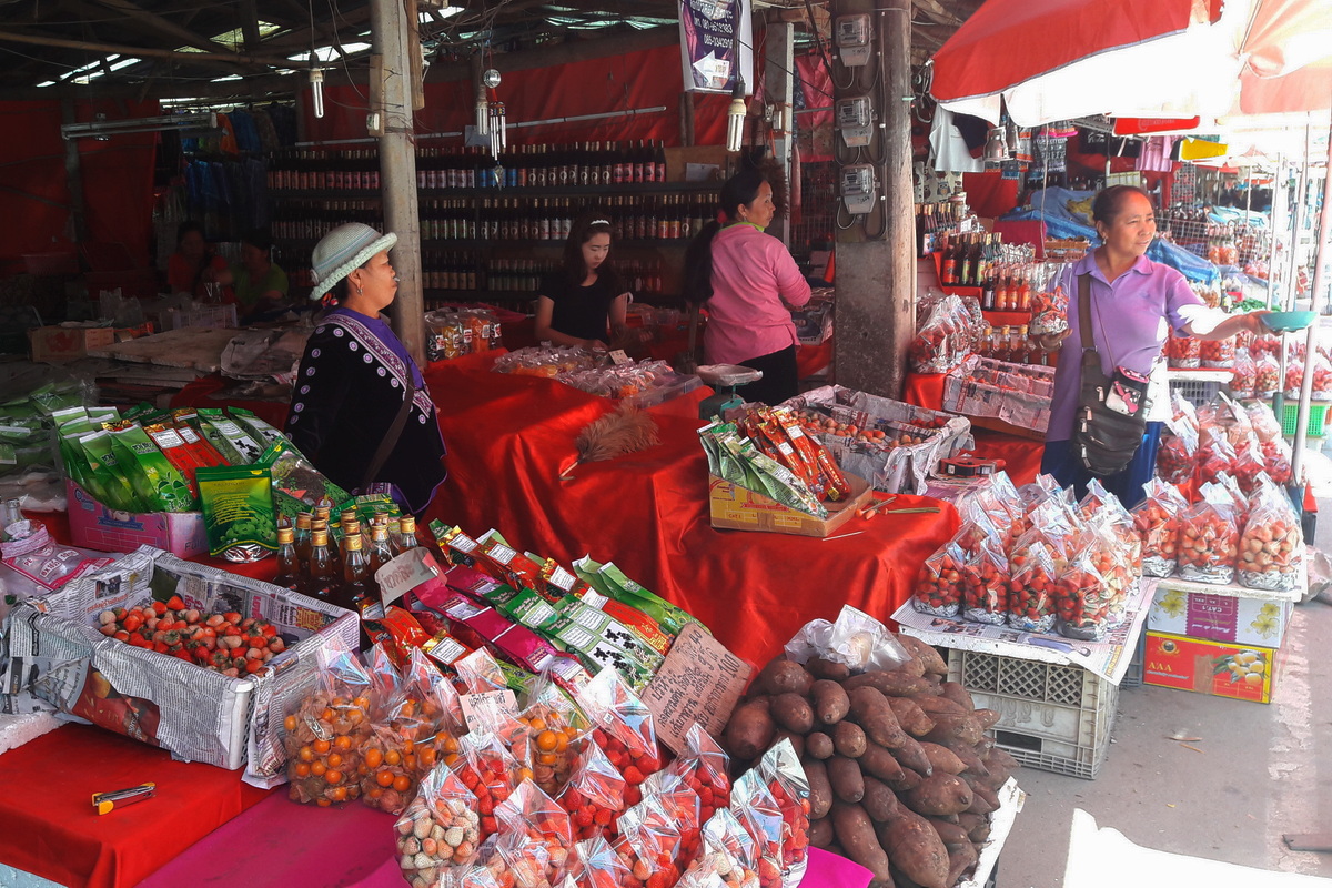 hmong market, doi inthanon, doi inthanon national park