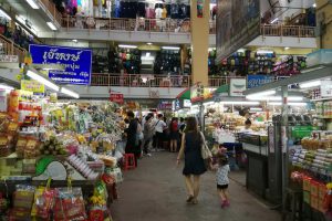 kad luang, warorot market, chiang mai market