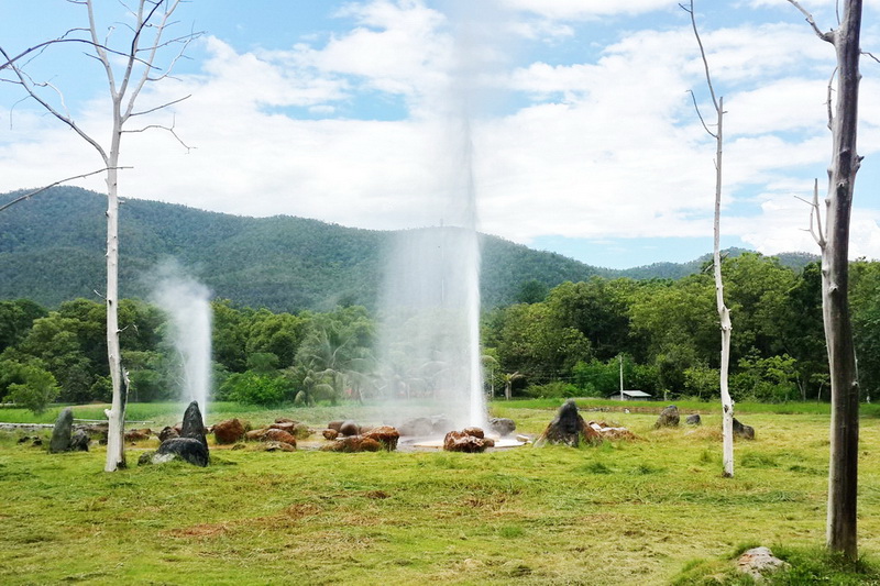 san kham phang hot spring, sankampang hot springs, san kamphaeng hot springs, san kham phang hot springs