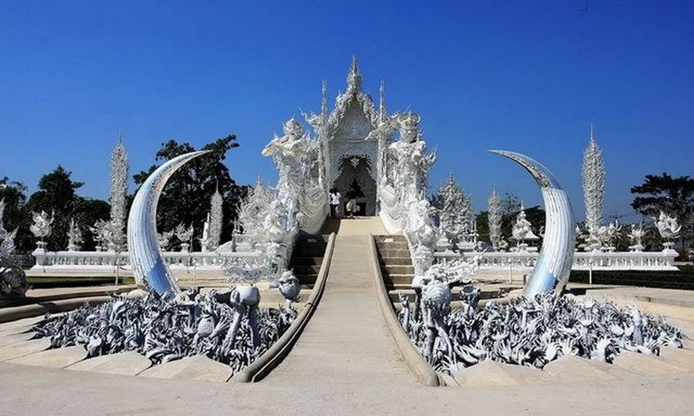 wat rong khun, rong khun temple, chiang rai tour