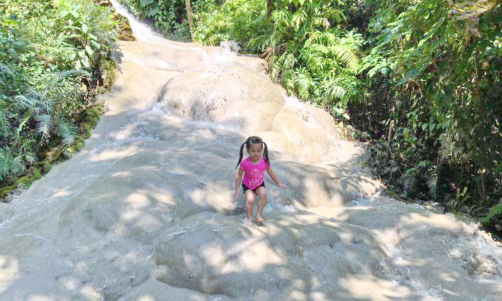 bua tong waterfall, sticky water fall