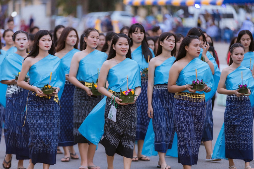 loi krathong regional names, loi krathong variants, loi krathong across regions, loi krathong tradition names, regional loi krathong festivities, regional loi krathong celebrations