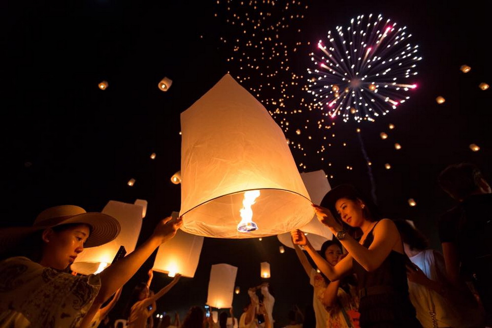 loi krathong regional names, loi krathong variants, loi krathong across regions, loi krathong tradition names, regional loi krathong festivities, regional loi krathong celebrations