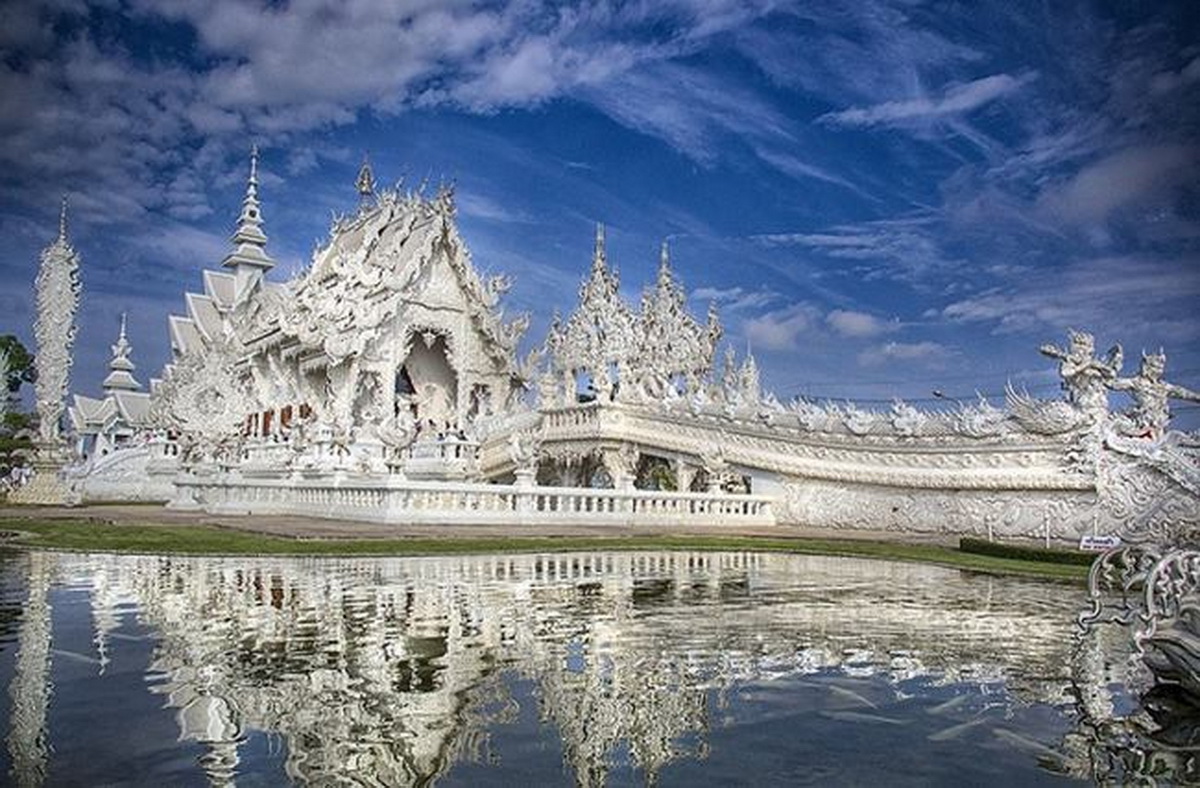 wat rong khun, white temple, budget tour chiang rai, chiang rai day tour, chiang rai tour from chiang mai, tour from chiang mai to chiang rai, one day tour chiang rai, day tour chiang rai, chiang rai tours, tour chiang rai golden triangle