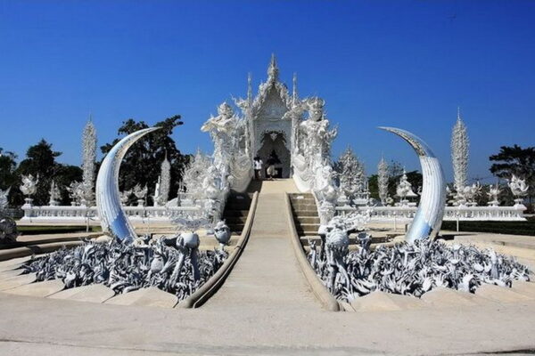 wat rong khun, white temple, budget tour chiang rai, chiang rai day tour, chiang rai tour from chiang mai, tour from chiang mai to chiang rai, one day tour chiang rai, day tour chiang rai, chiang rai tours, tour chiang rai golden triangle