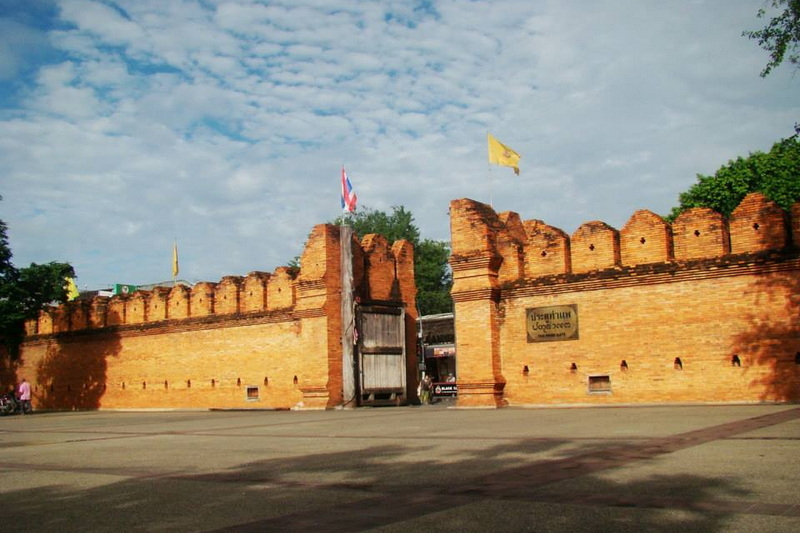 tha phae gate, chiang mai gate