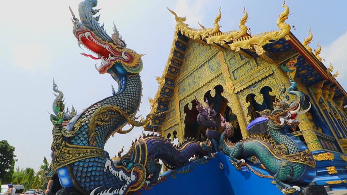 blue temple, blue temple chiang rai, wat rong suea ten, wat rong sueaten, rong suea ten temple, rong sueaten temple, the blue temple, the blue temple chiang rai