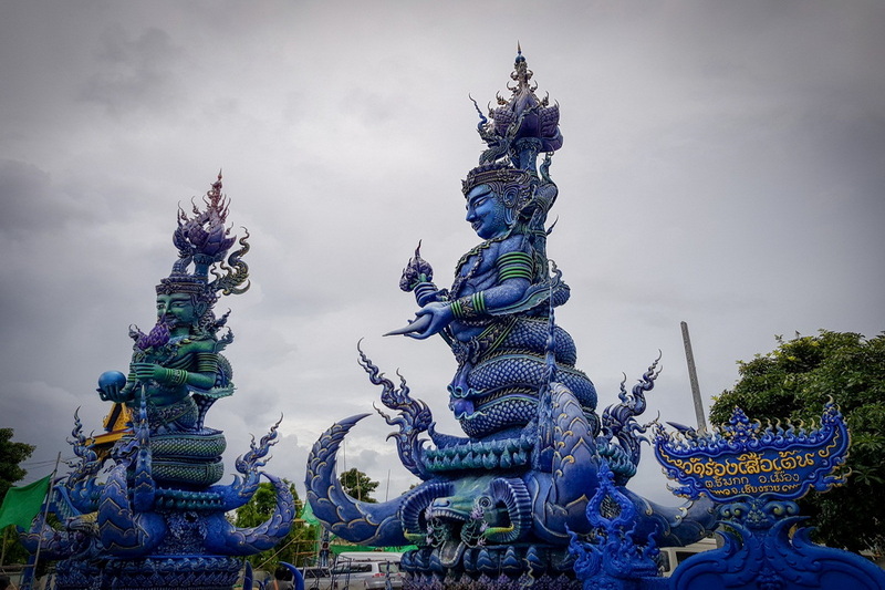 blue temple, wat rong sueten, budget tour chiang rai, chiang rai day tour, chiang rai tour from chiang mai, tour from chiang mai to chiang rai, one day tour chiang rai, day tour chiang rai, chiang rai tours, tour chiang rai golden triangle