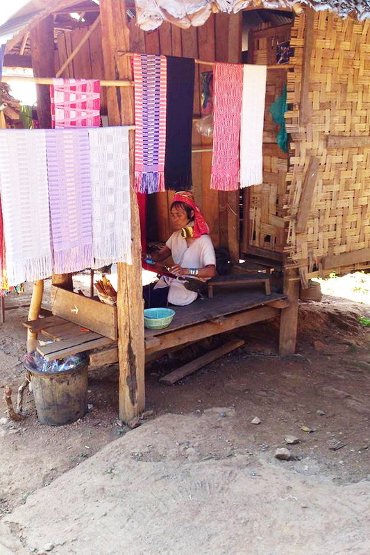 baan nam phiang din, ban nam phiang din, nam phiang din long neck village, nam phiang din village, ban nam phiang din long neck, ban nam phiang din long neck village