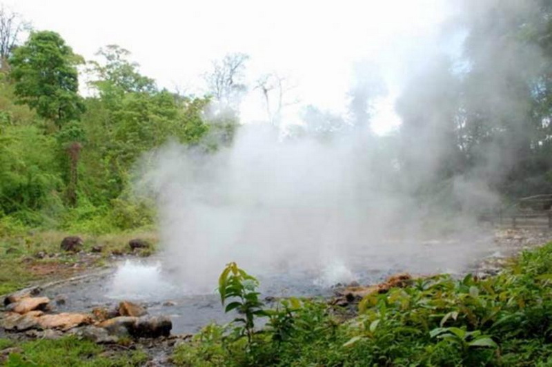 pong duet geyser, pong duet hot spring, hot spring attractions chiang mai, attractions hot spring in chiang mai, chiang mai hot springs, hot springs in chiang mai